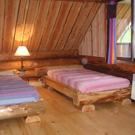 シャレー Maison En Rondins